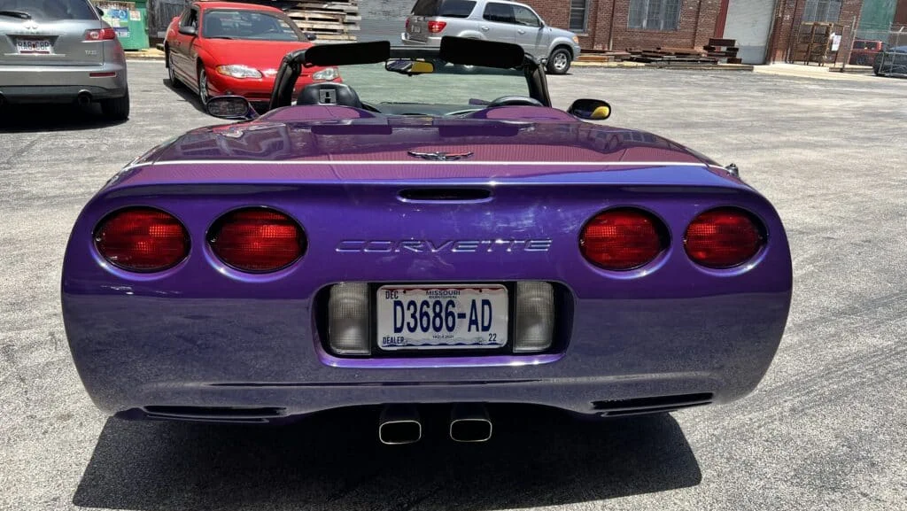 Corvette Generations/C5/C5 1998 Purple Rear Pace-Car rear.webp